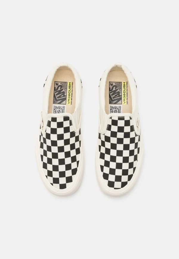 Vans SLIP ON VR3 UNISEX – Sneaker Low – Black/marshmallow 5