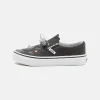 Vans TRICERATOPS SLIP ON UNISEX – Slipper – Black/true White 22