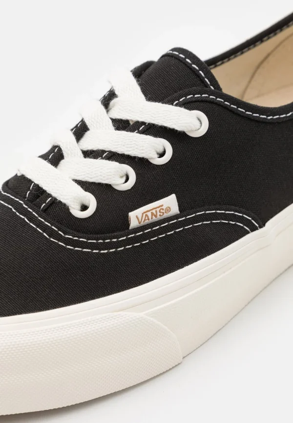 Vans AUTHENTIC VR3 UNISEX – Sneaker Low – Black/marshmallow 7