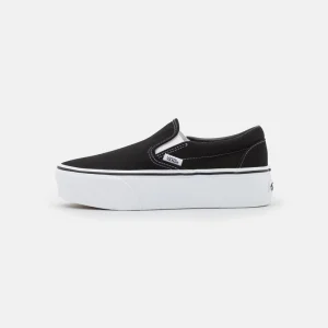 Vans CLASSIC SLIP ON STACKFORM – Slipper – Black/true White 10